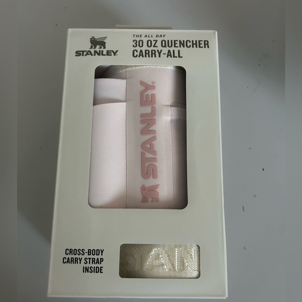 BNIB Stanley 30 oz Quencher Carry-All Crossbody Strap